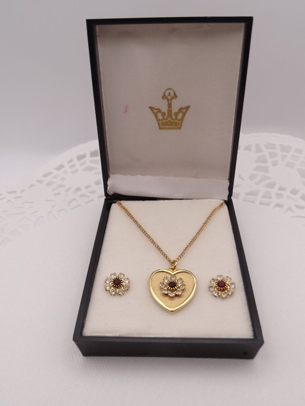 Vtg. Gold Tone Red Clear Rhinestones Set Heart Necklace 151/2" Post Earrings Box